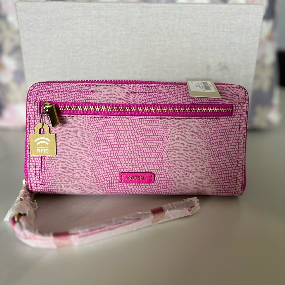 Fossil Pink Textured RFID Wristlet Clutch